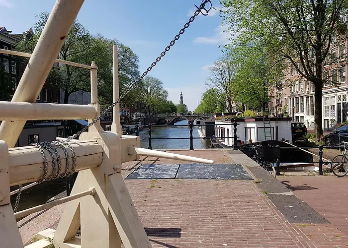 Habitación en casa particular Delightful In The Center Of